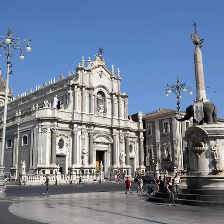 Chloe's Acireale